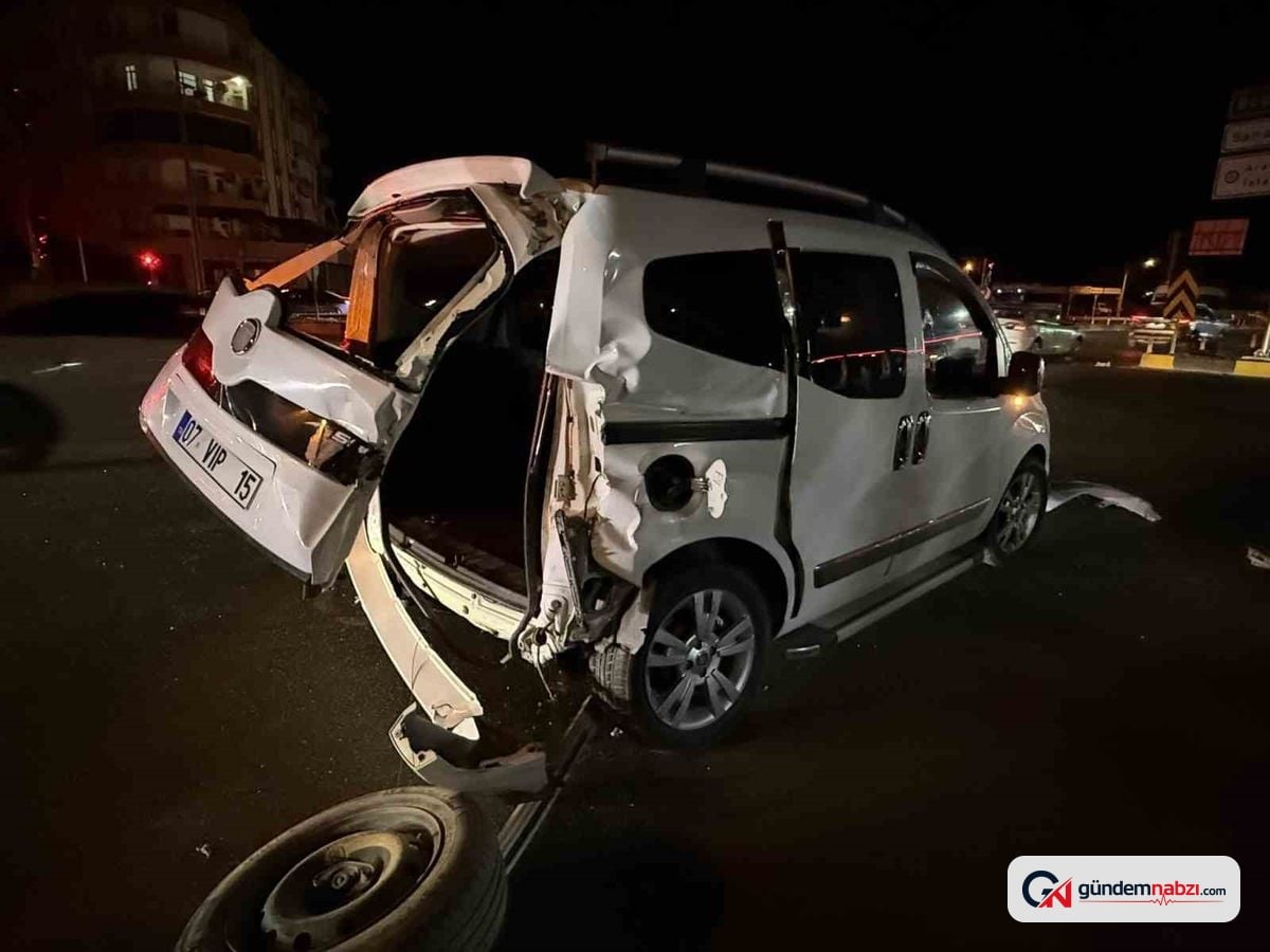Antalya Serik'te zincirleme trafik kazasında sürücü kayıplara karıştı