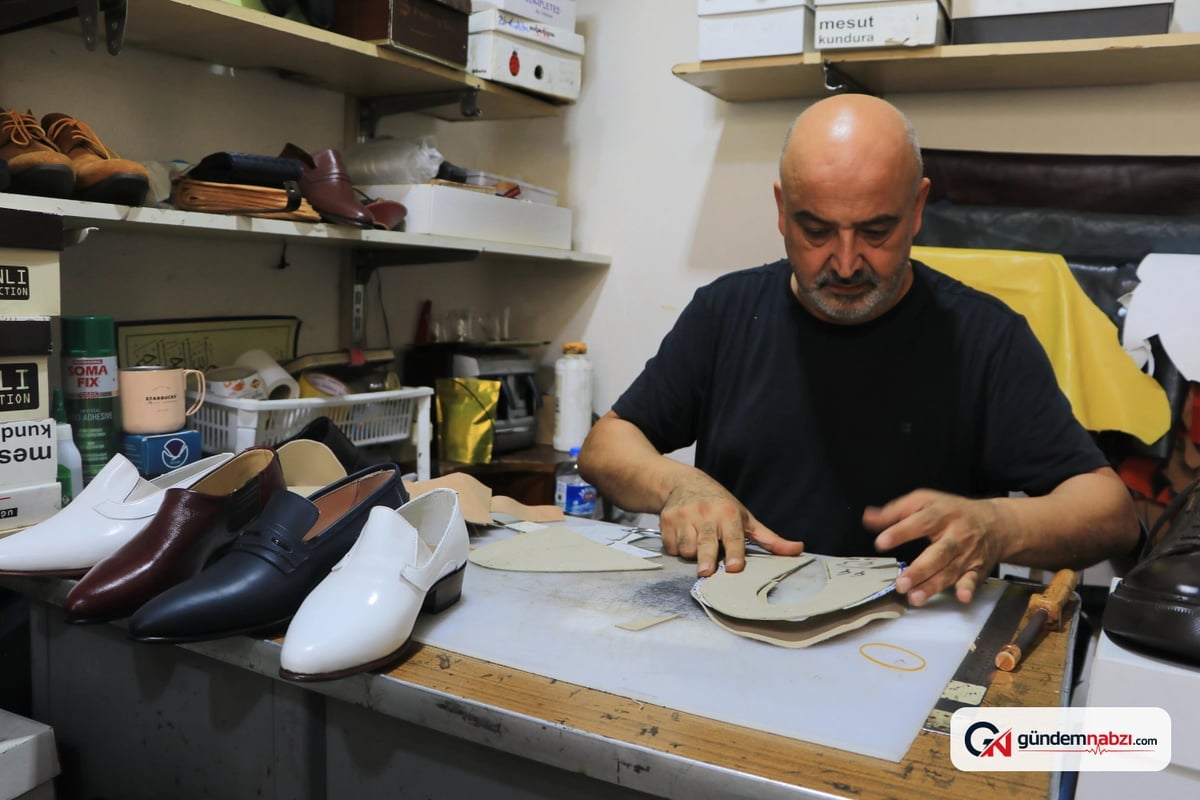 Adana'da geleneksel yumurta topuk ayakkabılar yaşatılıyor