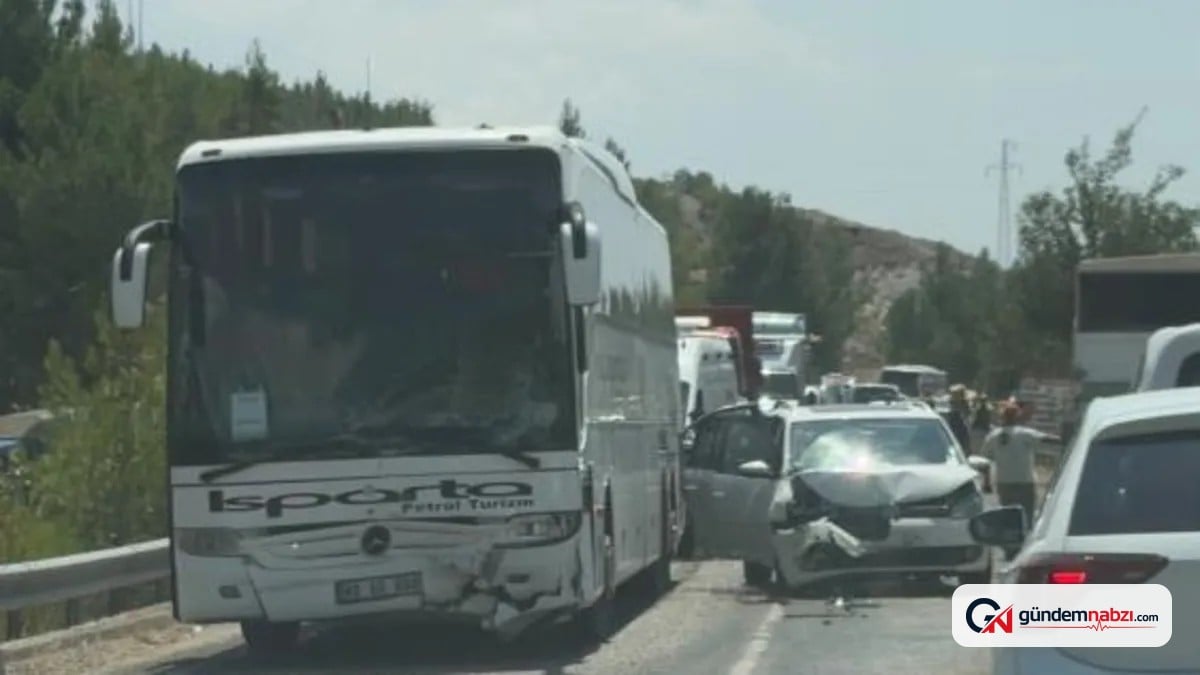 Muğla Seydikemer'de yolcu otobüsü ticari araçla çarpıştı: 5 yaralı