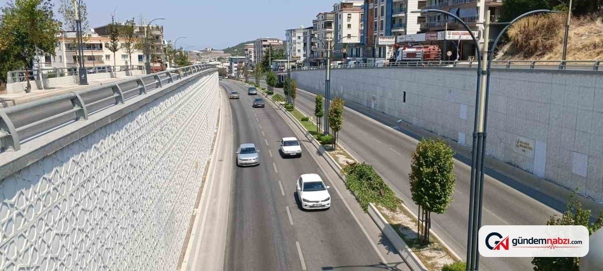 İzmir'de trafiğe kayıtlı taşıt sayısı 2 milyon 167 bin 173 oldu