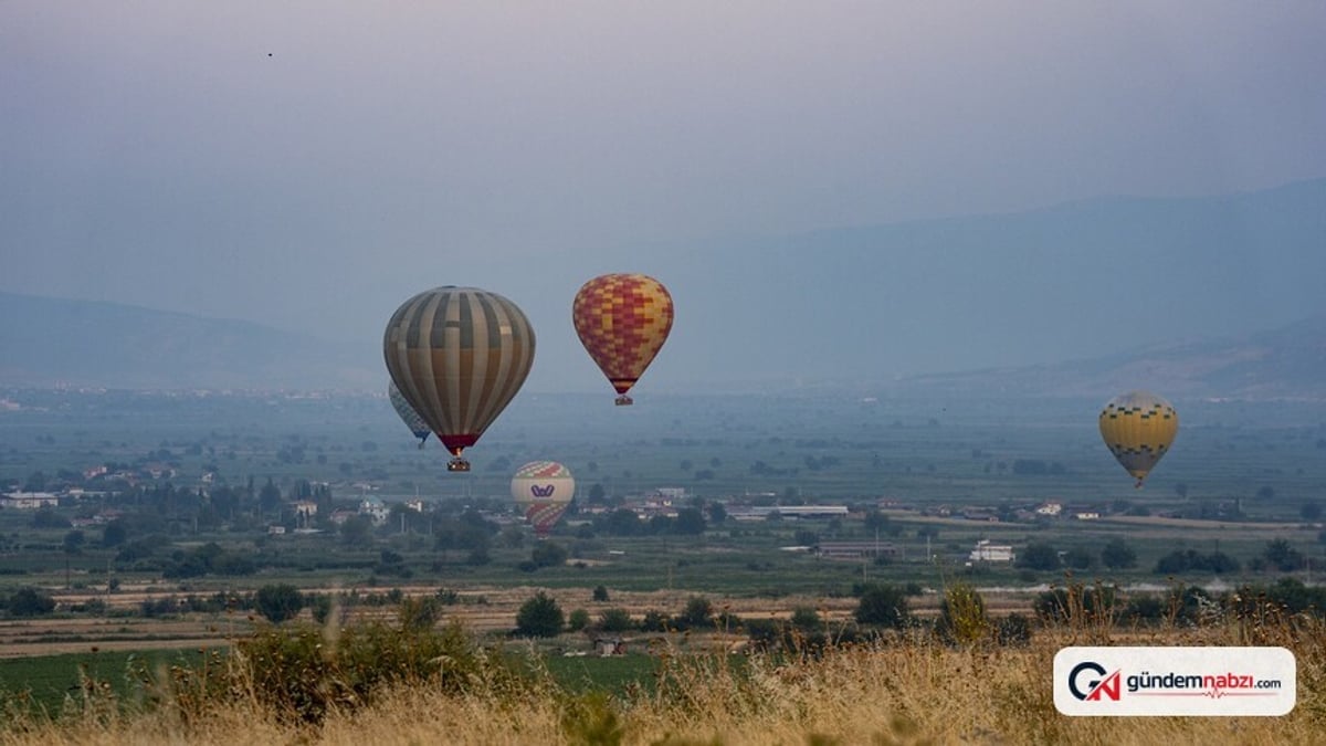 Denizli Pamukkale'de balon turu ve gece müzeciliği turizmi canlandırdı