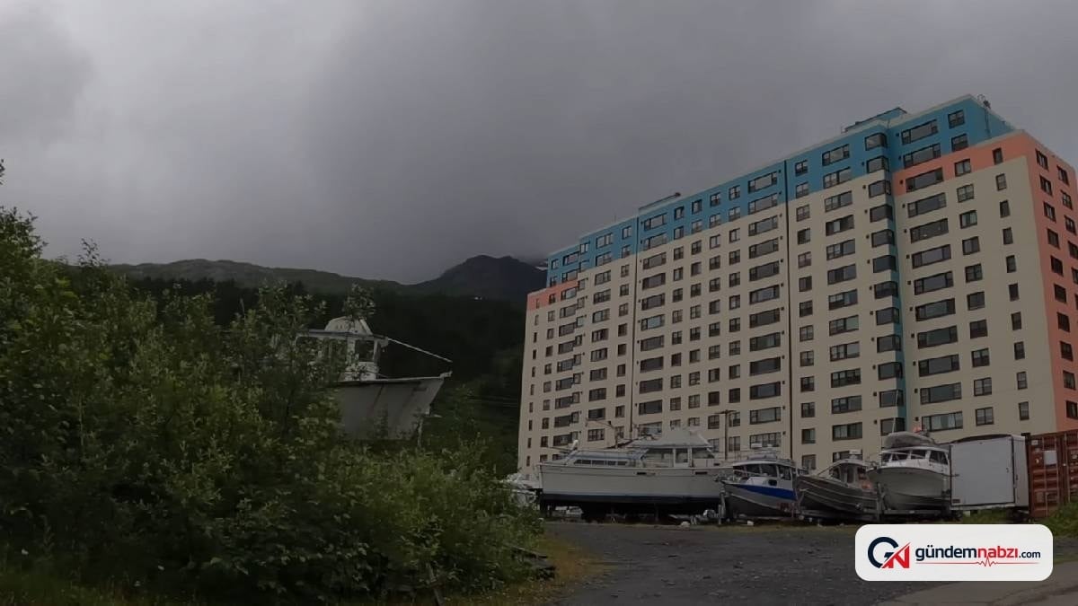 Alaska'daki 300 nüfuslu kasaba tek binada yaşıyor