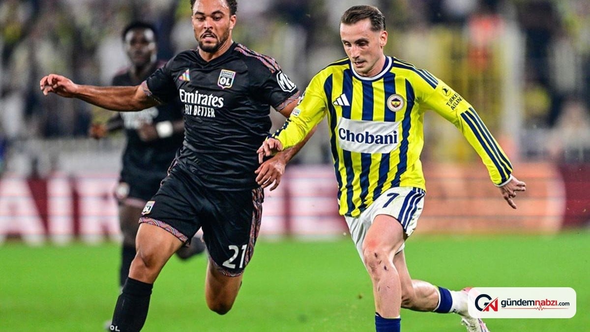 Fenerbahçe taraftarı Kerem Aktürkoğlu'nu protesto etti