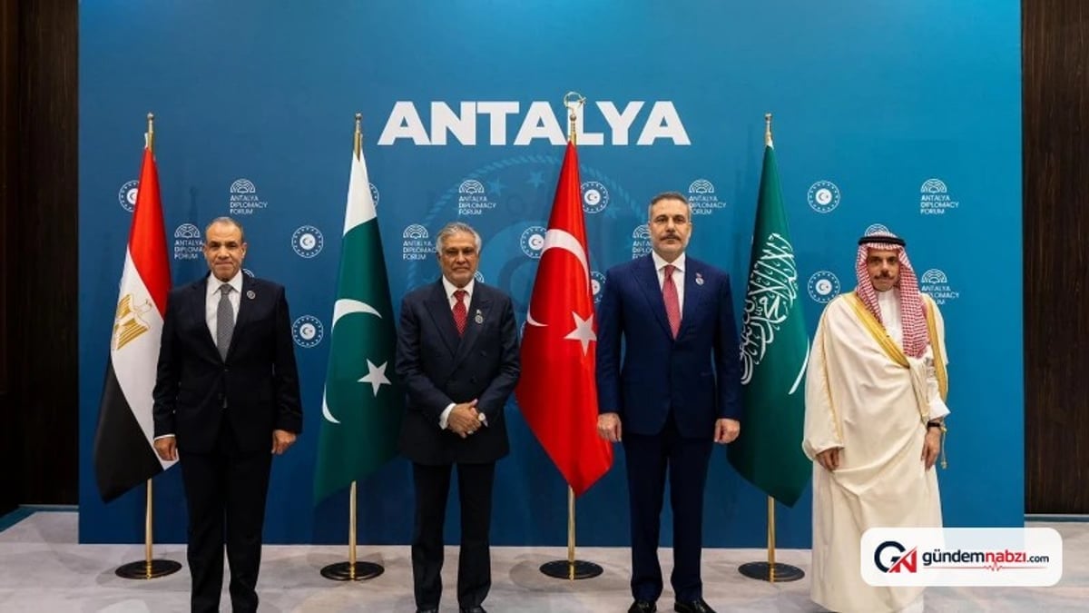 Pakistan, Suudi Arabistan ve Mısır dışişleri bakanları İstanbul'da bir araya gelecek