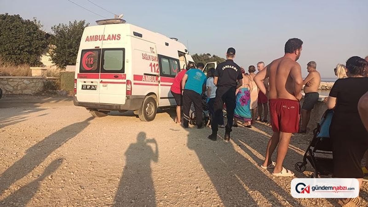 Boğulma tehlikesi geçiren iki kız kardeşe sahilde müdahale yapıldı