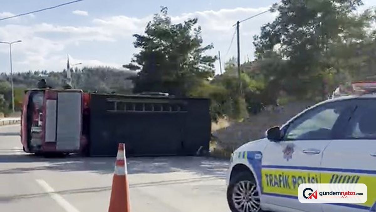 Sinop'ta söndürme aracı bariyere çarpıp devrildi: 1 yaralı