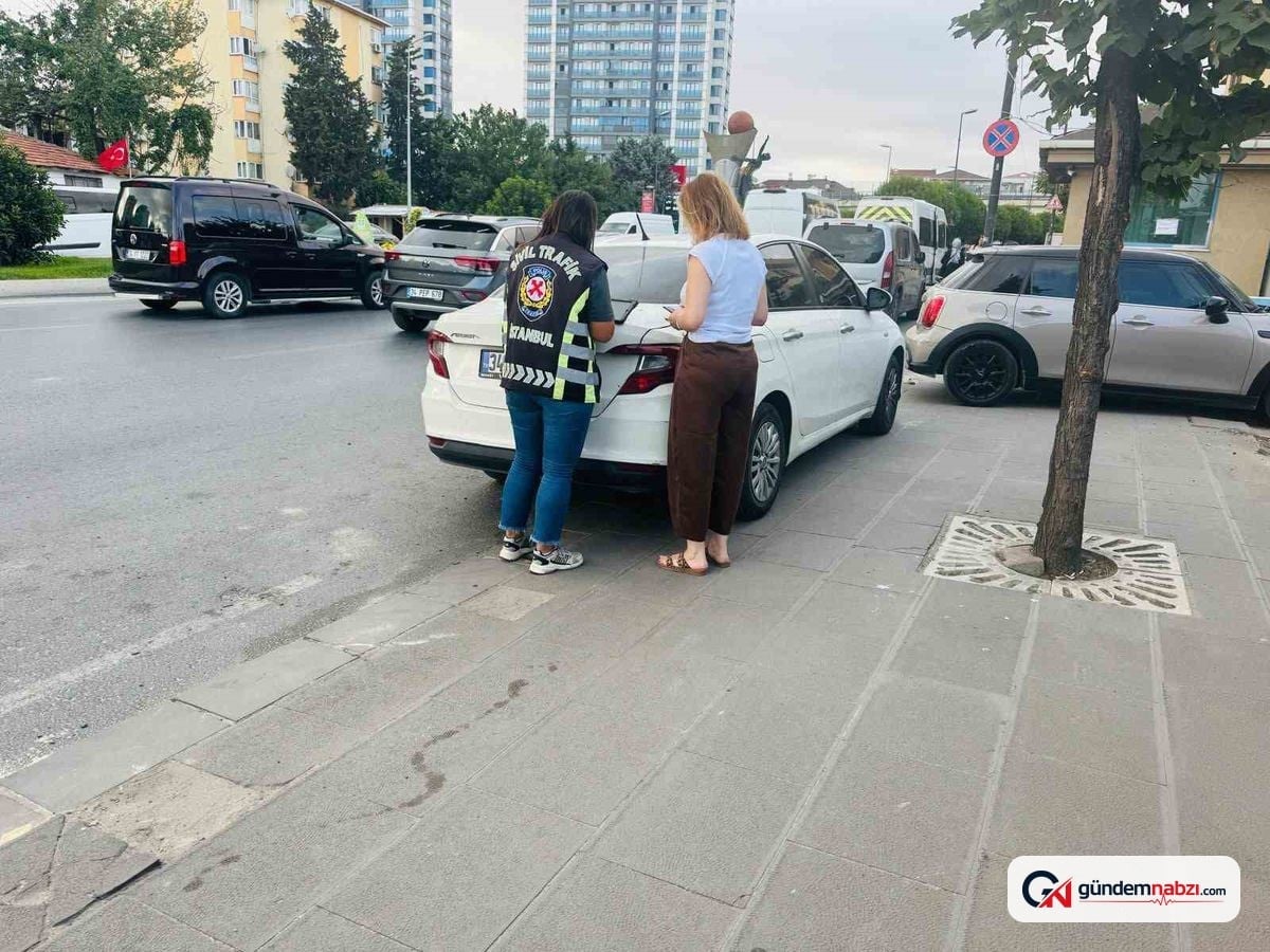 Esenyurt'ta sürücü, tartıştığı kişinin önünde ani fren yaptı