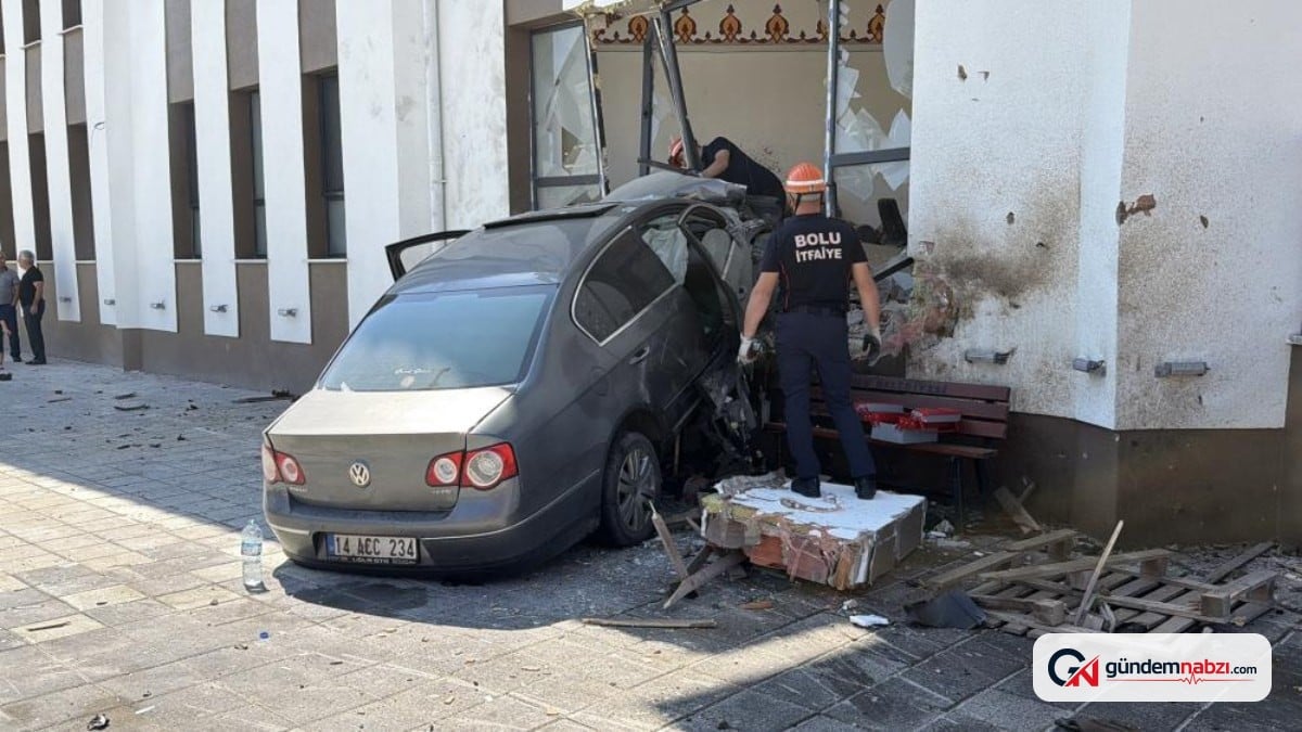 Bolu'da caminin imam odasına çarpan alkollü sürücüye ceza yağdı