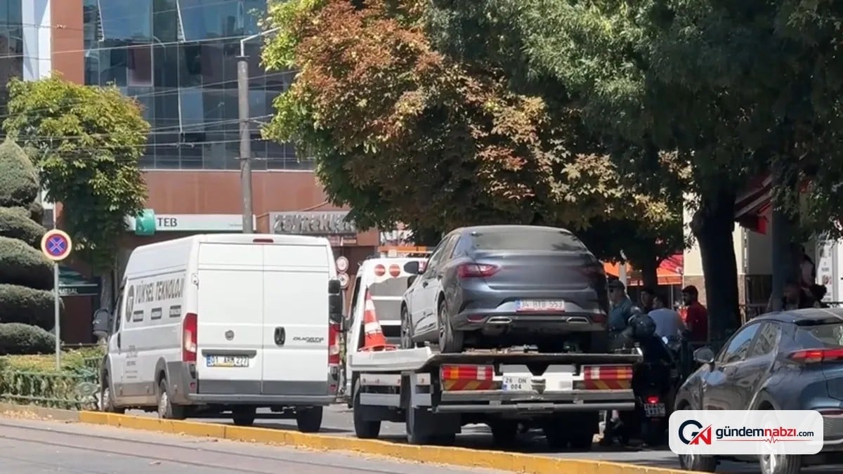 Hatalı park trafiği kilitledi