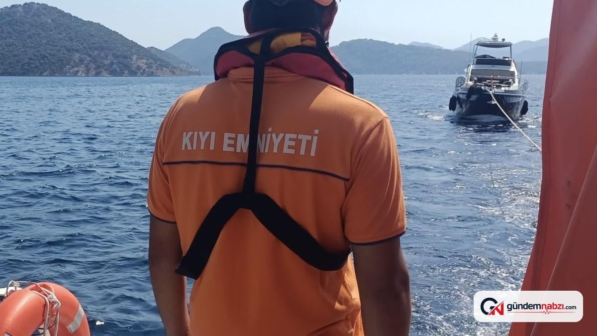 Muğla'da sürüklenen teknedeki 3 kişi kurtarıldı