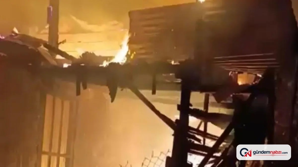 Hatay'da 2 katlı ahşap evde yangın çıktı
