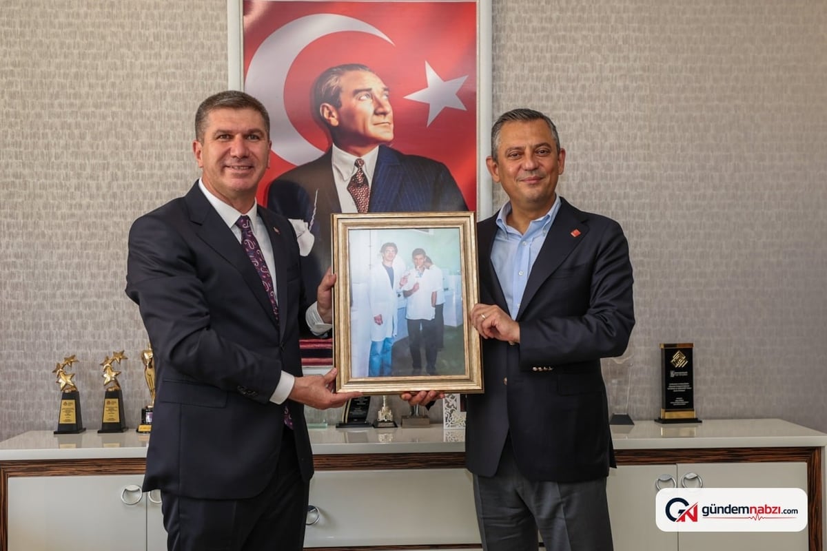 Burdur Belediye Başkanı Ercengiz Yeni Parti'ye katıldı