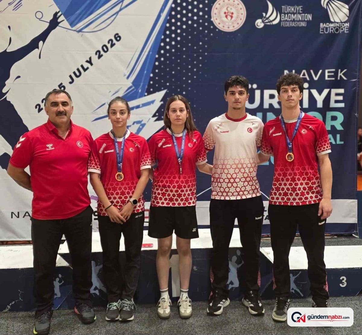 Erzincanlı milli badmintonculardan 4 madalya