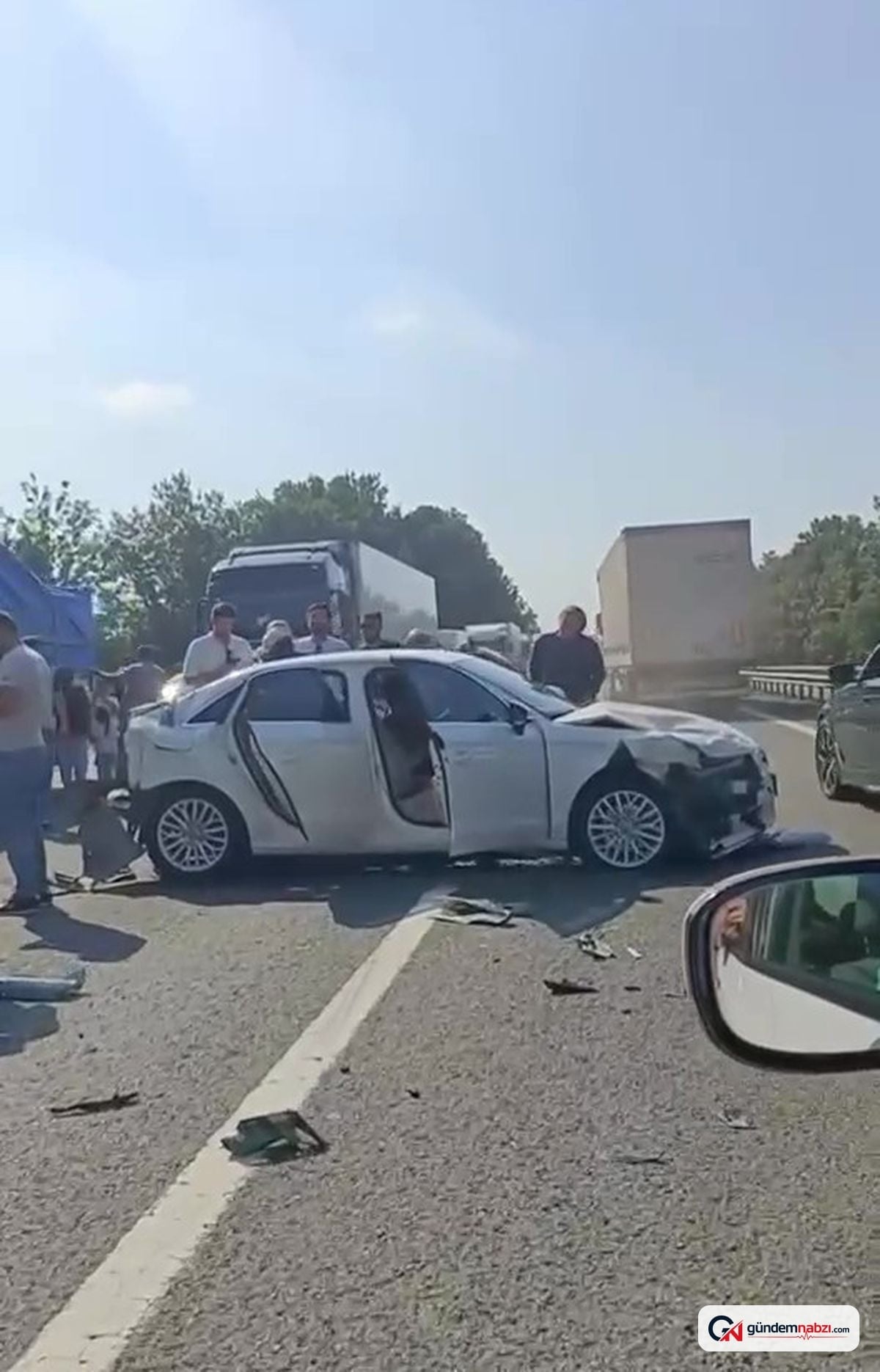 Kocaeli'de sekiz aracın karıştığı iki zincirleme kaza oldu