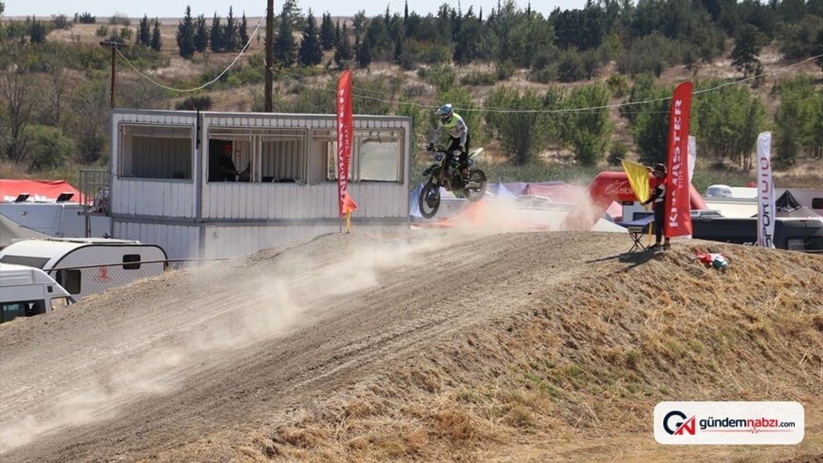 Tekirdağ'da Motokros şampiyonasının ilk gün heyecanı yaşandı