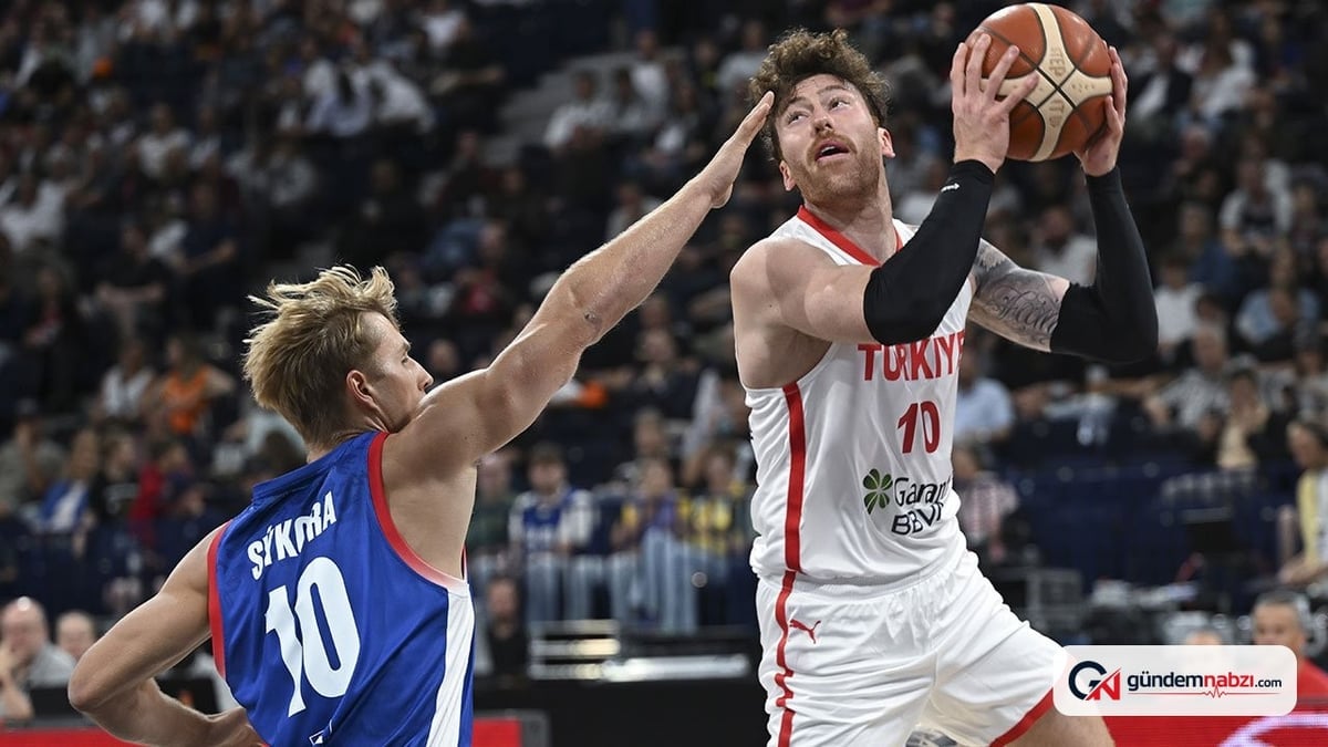 12 Dev Adam Çekya'yı 99-84 yenerek Süper Kupa'da Üçüncü oldu