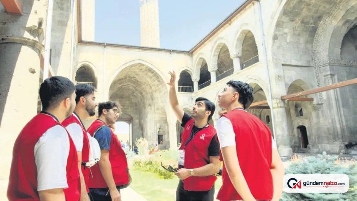 YTB programlarıyla Türk gençlerini Türkiye'de buluşturuyor