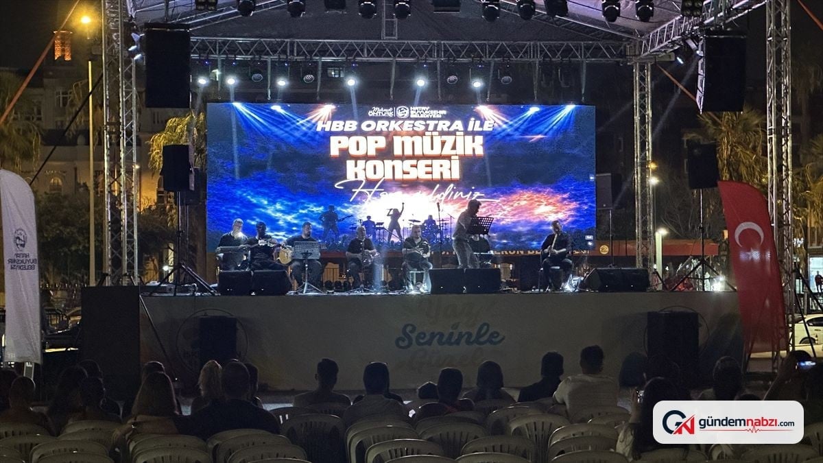 Hatay Büyükşehir Belediyesi Orkestrası İskenderun'da konser verdi