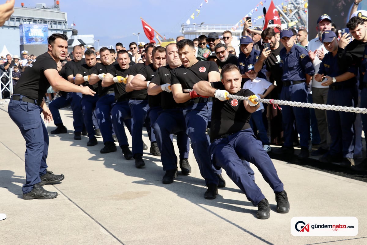 Harp Filosu Komutanlığı Halat Çekme finalini kazandı