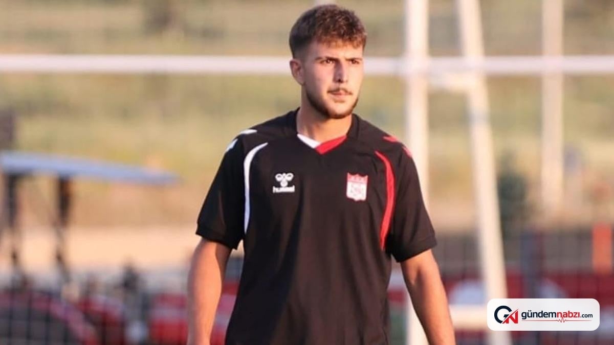 Sivasspor Ayberk Selvili ile 3 yıllık sözleşme imzaladı