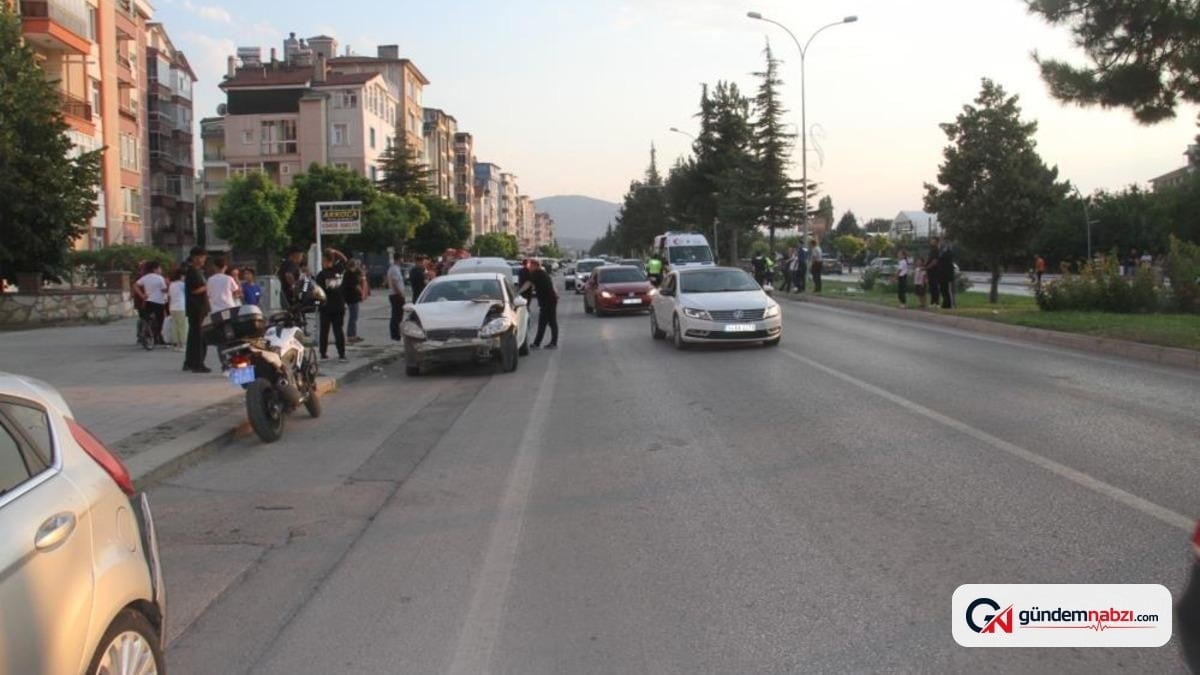 Konya Beyşehir'de üç araç çarpıştı, 3 kişi yaralandı