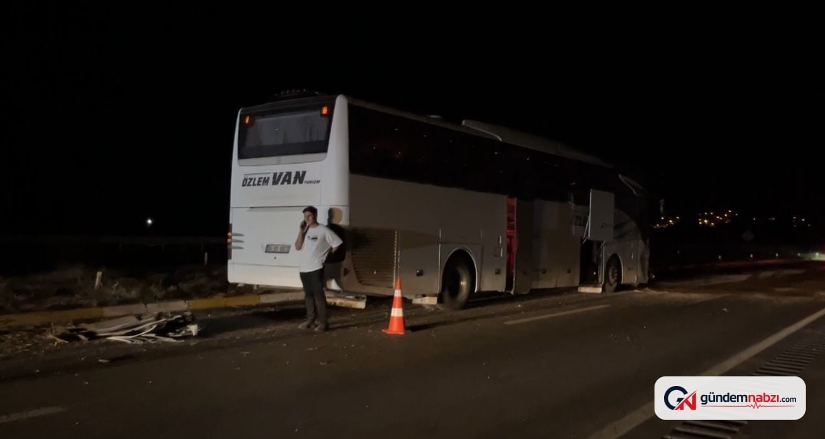 Sivas'ta yolcu otobüsü ile otomobil çarpıştı: 2 yaralı