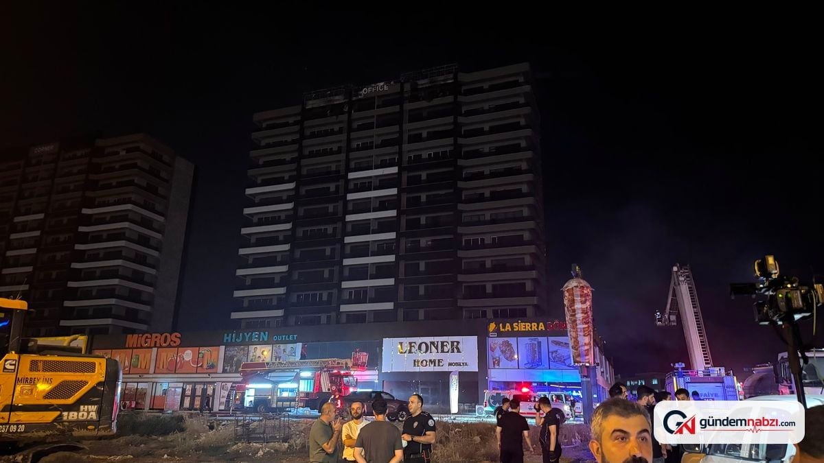 Diyarbakır'da plazadaki yangın kontrol altına alındı