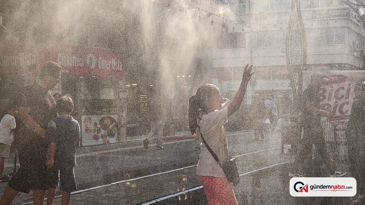 Hatay'da esnaf iş yerinin önüne fıskiye sistemi kurdu