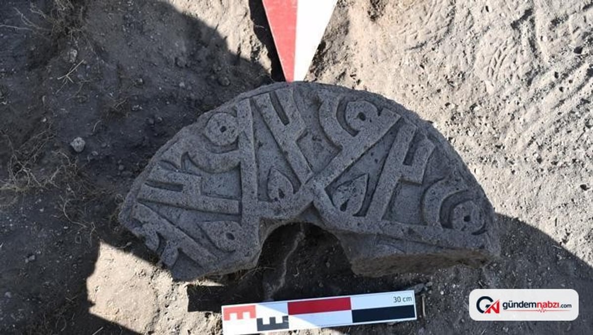 Ani'de Hz. Muhammed ismi yazılı Selçuklu taşı bulundu
