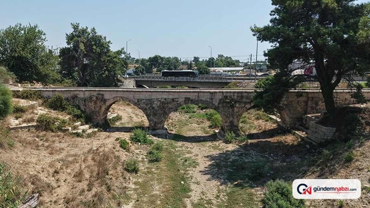 Antalya'da 800 yıllık Soğucaksu Köprüsü varlığını koruyor