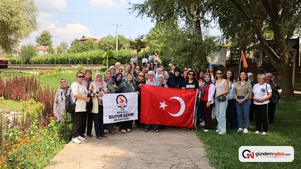 Denizli'de kadınlar Acıpayam'da tarihi mekanları gezdi