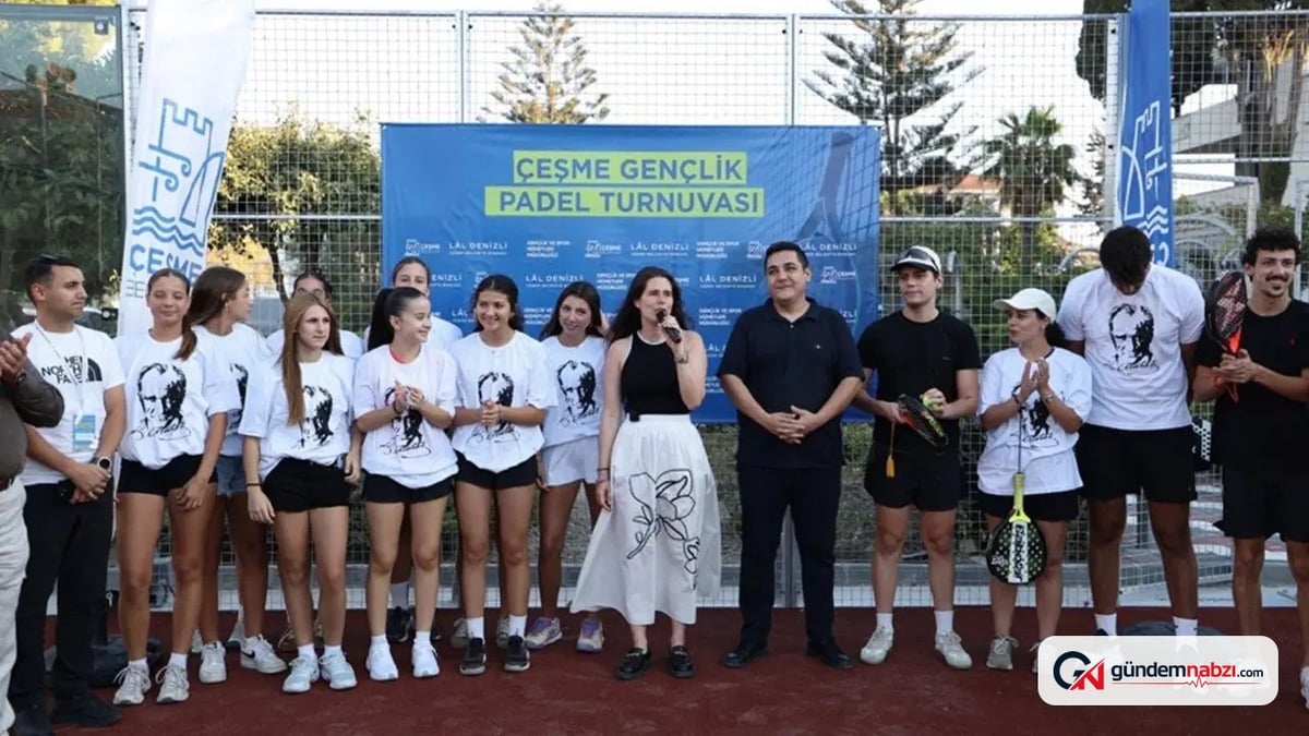 İzmir Çeşme'de padel kortu hizmete açıldı