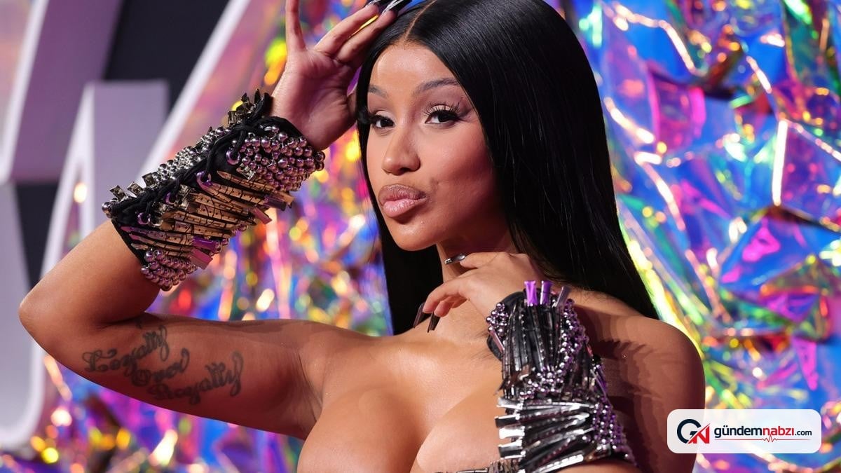 Cardi B çanta koleksiyonunu paylaştı