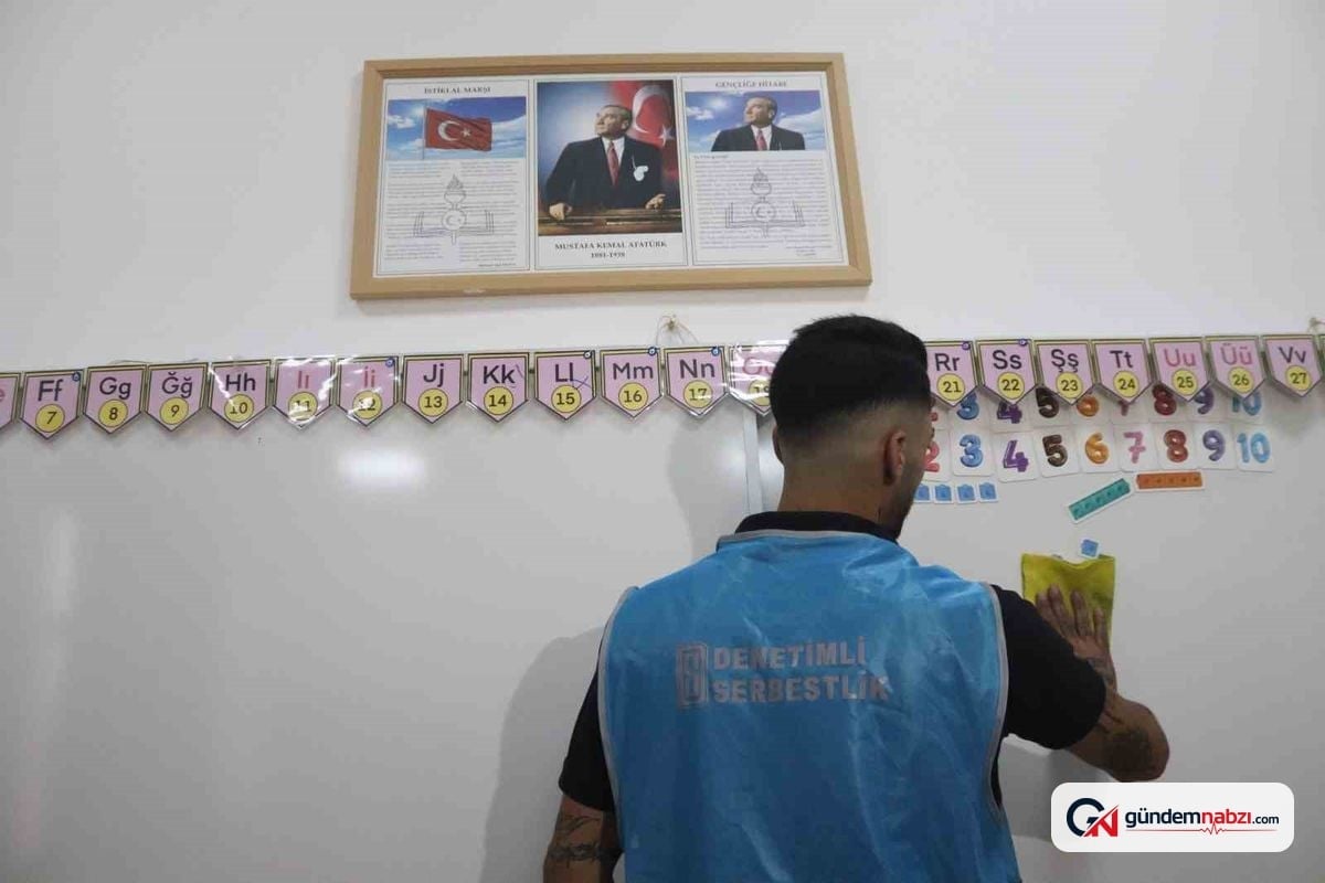 İzmir'de 50 yükümlü 11 okulda temizlik yaptı