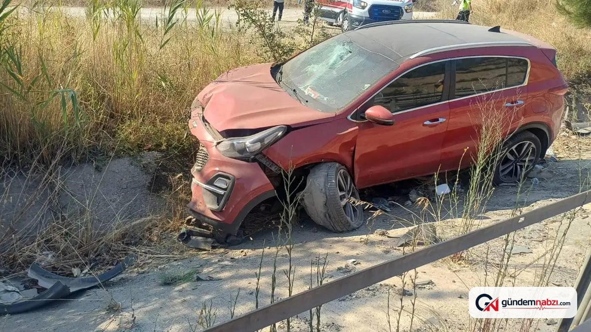Bilecik'te otomobil bankete düştü: 4 kişi yaralandı