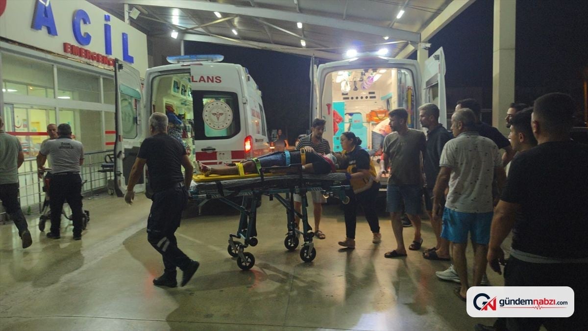 Adana Kozan'da iki otomobil çarpıştı: 4 yaralı