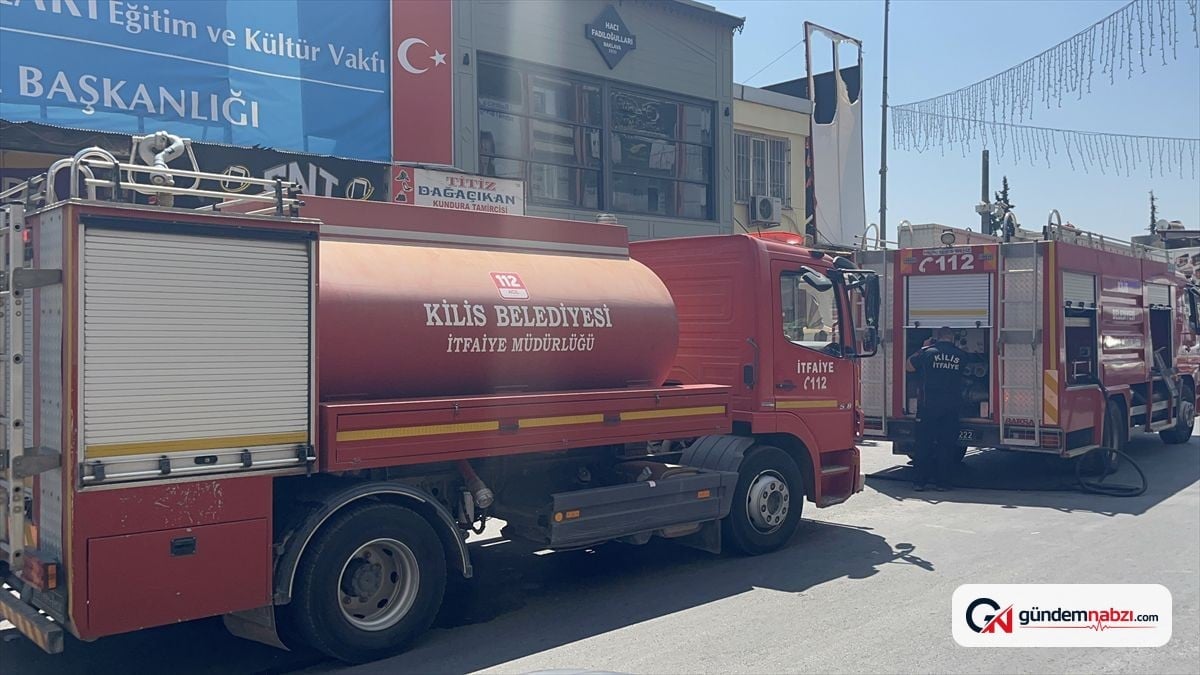 Kilis'te baklava dükkanında yangın çıktı