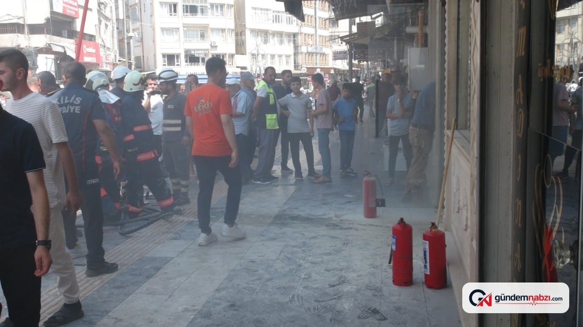 Kilis'te ev ve iş yerinde çıkan yangınlar paniğe neden oldu