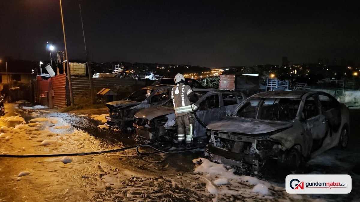 Avcılar'da oto galeride yangın: 3 otomobil kullanılamaz hale geldi