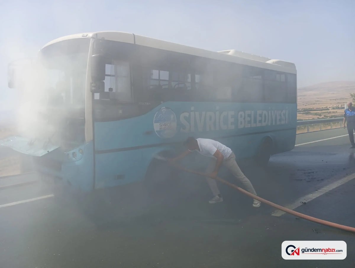 Elazığ'da belediye otobüsünde yangın çıktı