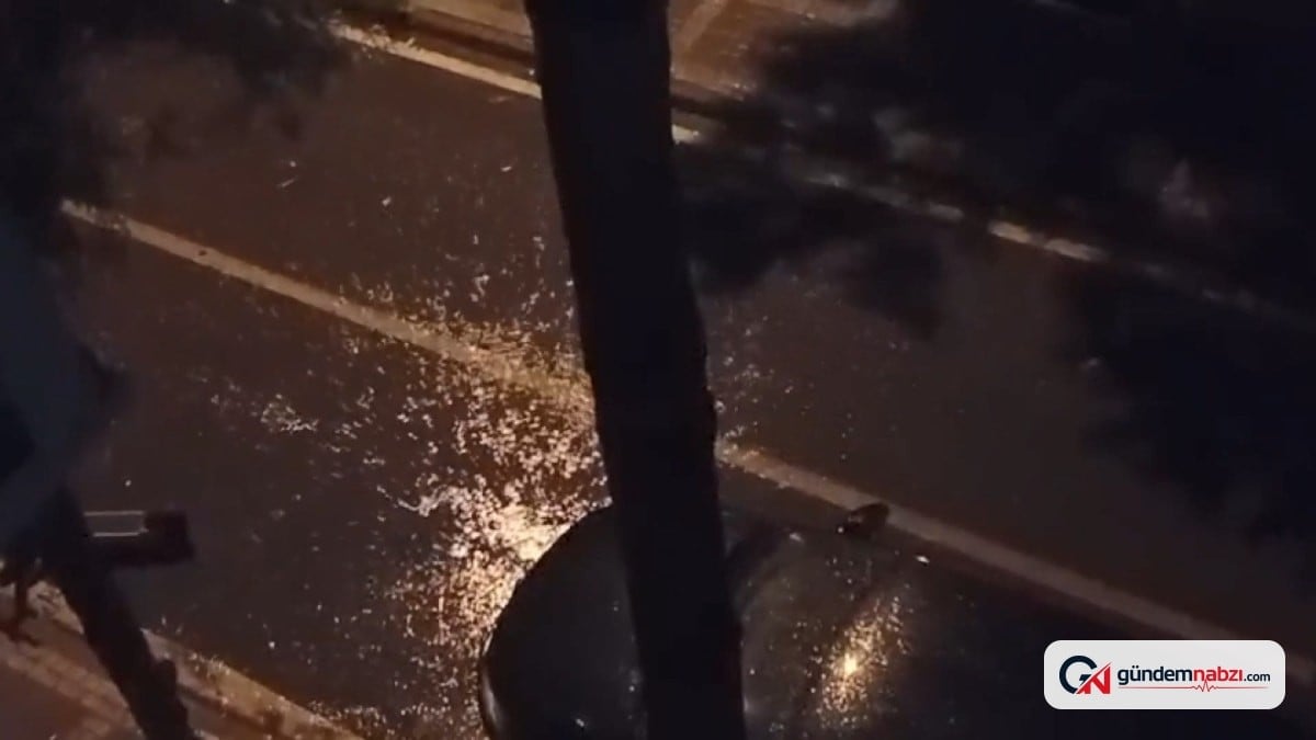 İstanbul'da gece saatlerinde gök gürültülü sağanak etkili oldu