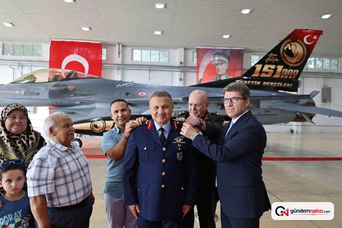 İlk Türk Astronot Alper Gezeravcı tuğgeneralliğe terfi etti