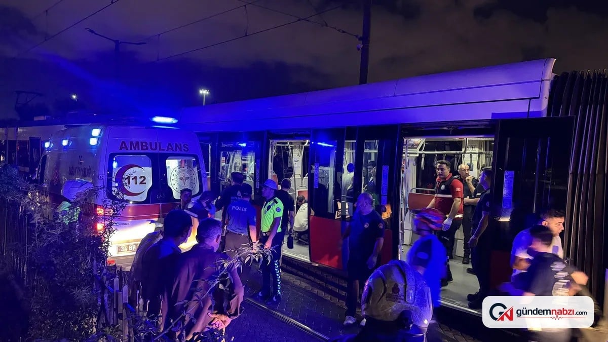 İstanbul'da iki tramvay kafa kafaya çarpıştı: 9 yaralı