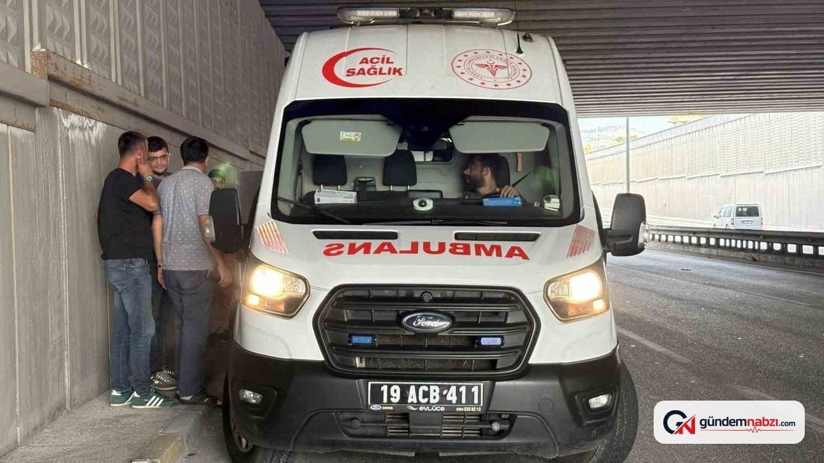 Çorum'da kamyondan düşen demir motosiklet sürücüsünü yaraladı