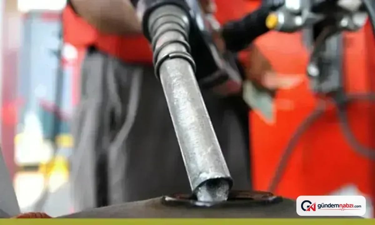 Hükümet, benzin fiyatını 0,58 TL, motorin fiyatını 0,17 TL düşürdü