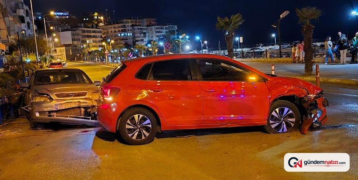 Bursa'da iki otomobil çarpıştı: 4 yaralı