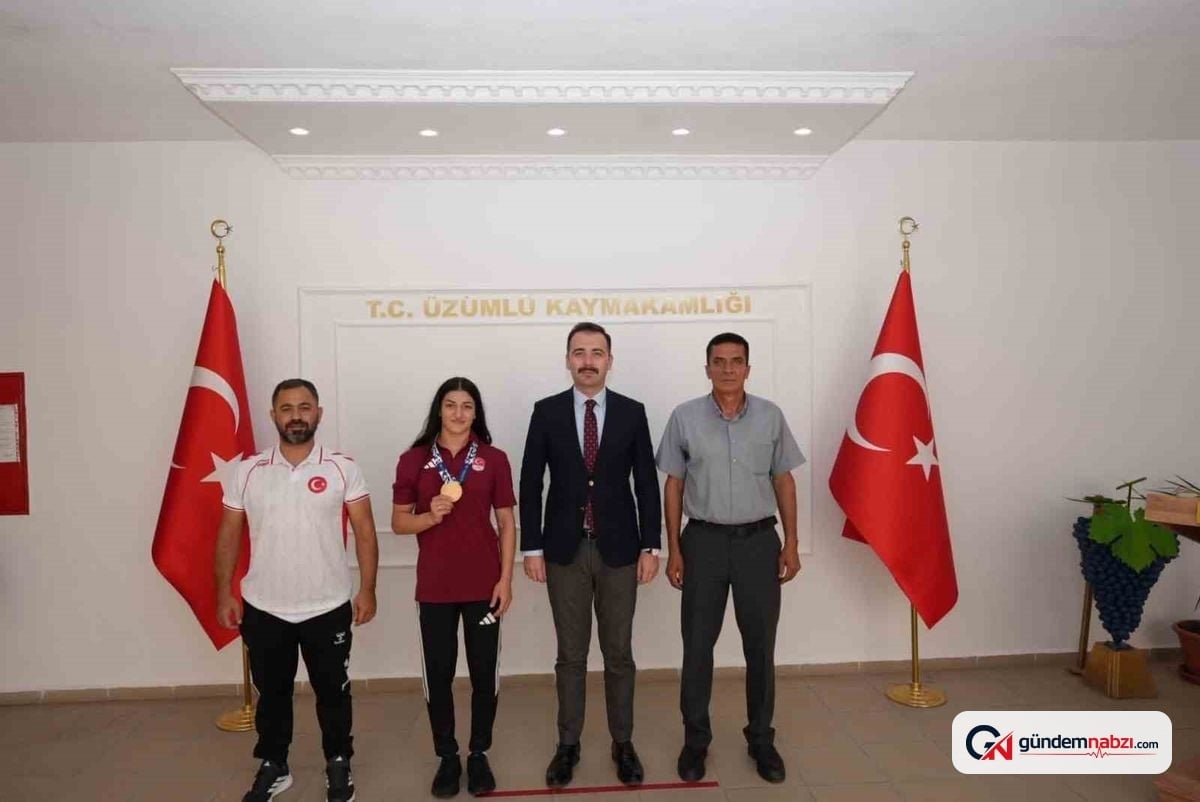 Akdeniz Oyunları şampiyonu Kamaloğlu Kaymakamı ziyaret etti