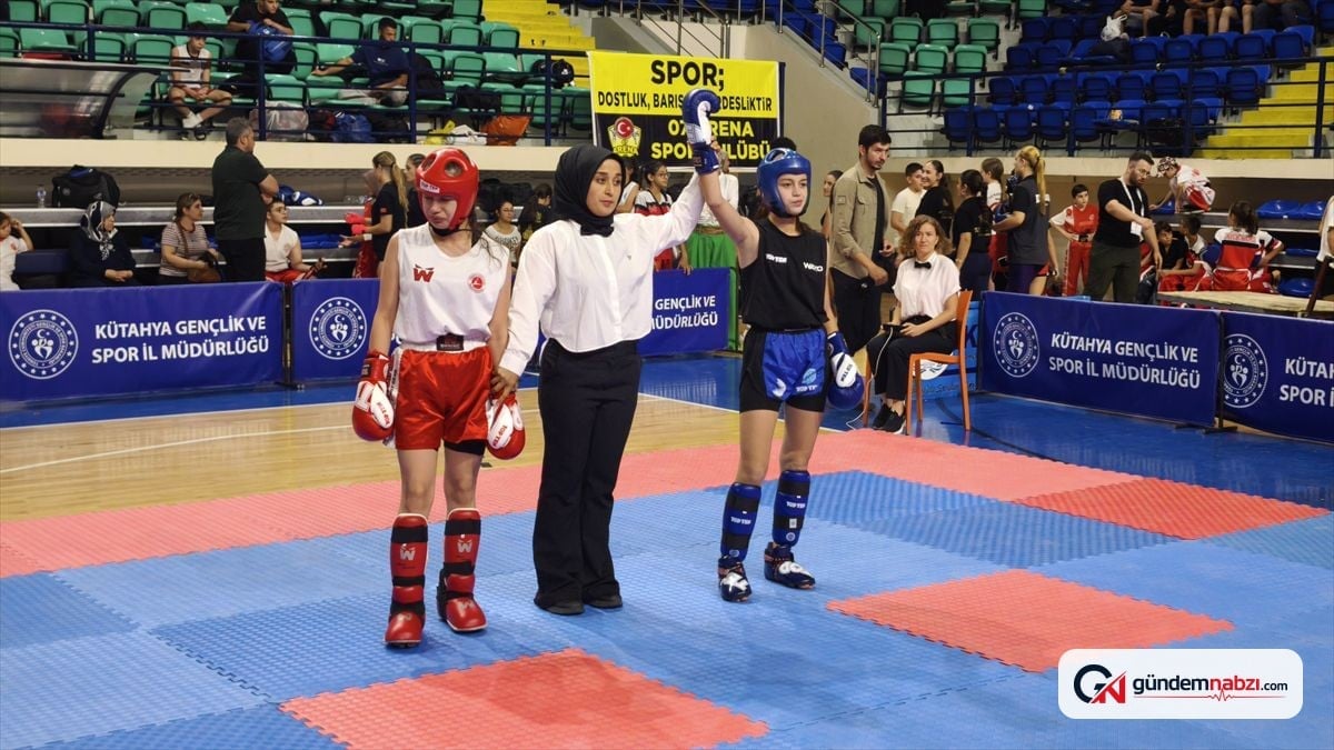 Kütahya'da Kick Boks Zafer Kupası 814 sporcu ile başladı