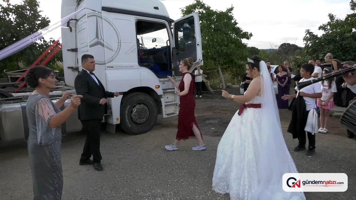 TIR şoförü düğününde gelin arabasını TIR yaptı