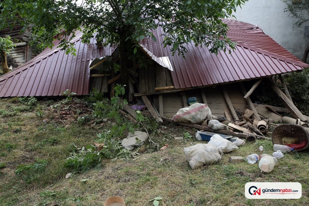 Kastamonu'da tadilat yapılan ev çöktü: 5 yaralı